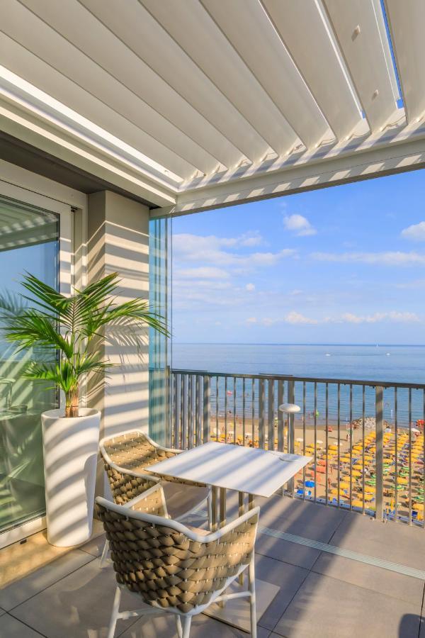 Diva Hotel Lignano - Adults Only لينانو سابيادورو المظهر الخارجي الصورة