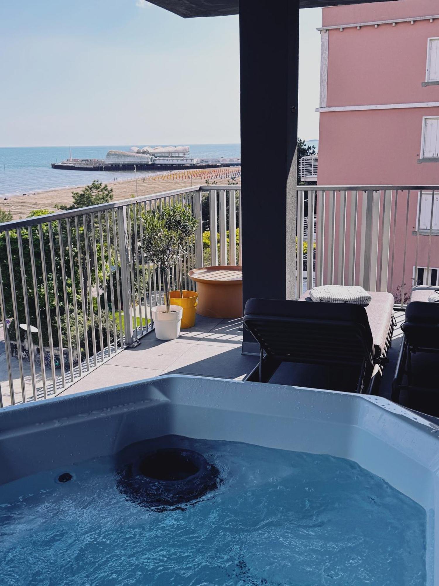 Diva Hotel Lignano - Adults Only لينانو سابيادورو المظهر الخارجي الصورة